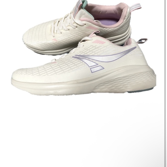 Cream memory foam sneakers - Picture 2 of 3